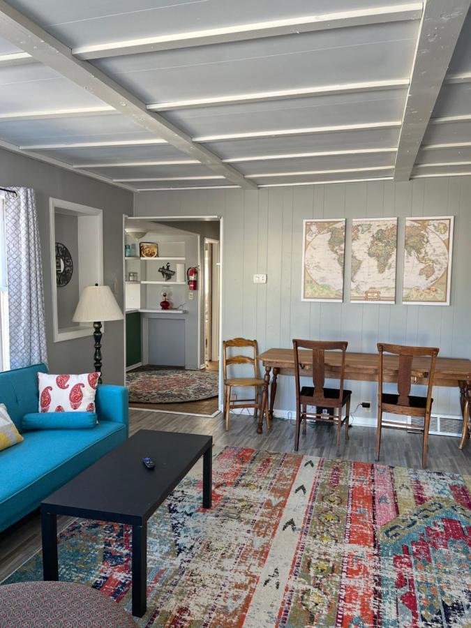 Rustic 2 Bedroom Boho Apartment 拉勒米 外观 照片