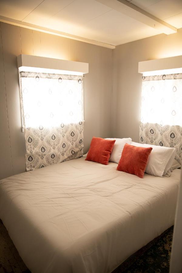 Rustic 2 Bedroom Boho Apartment 拉勒米 外观 照片